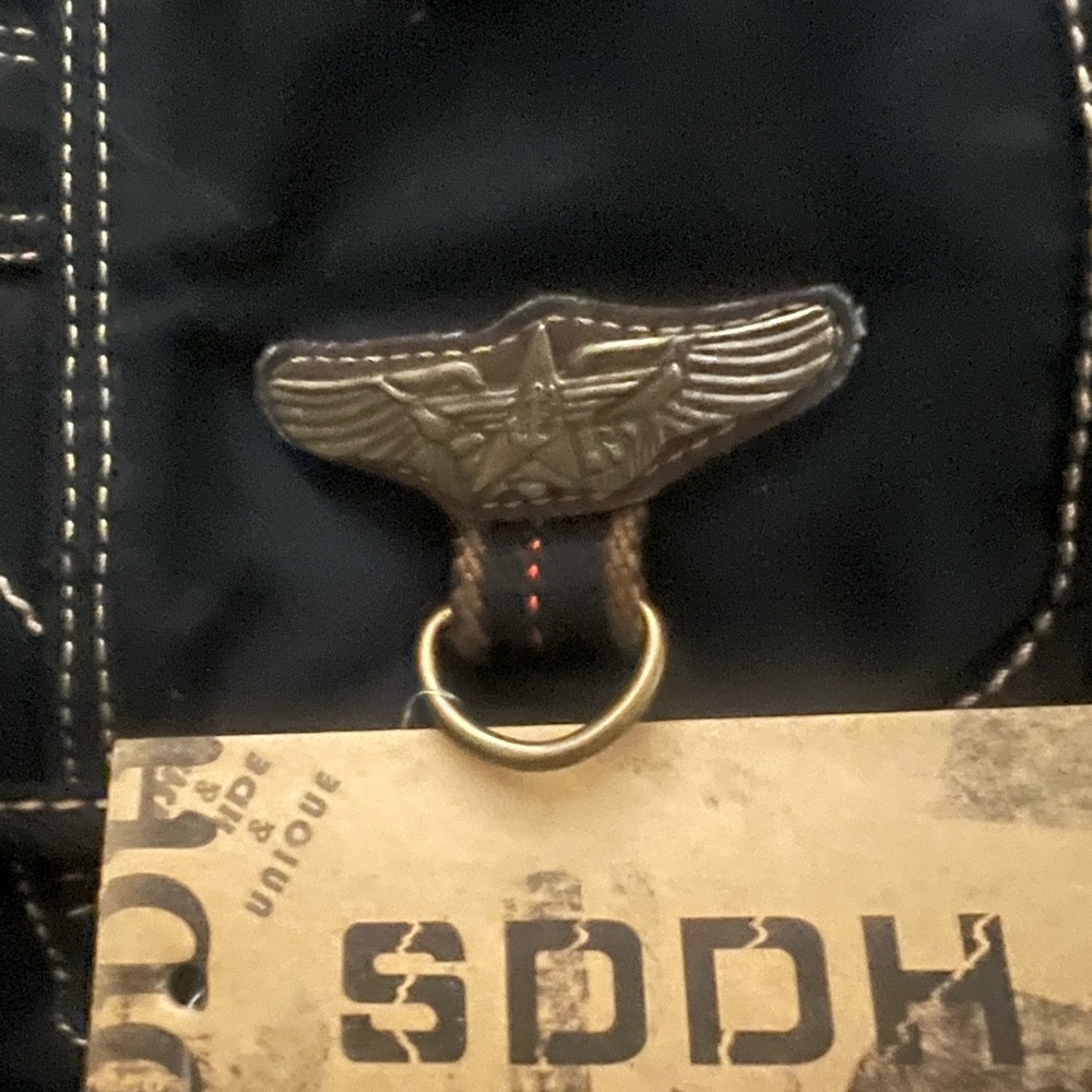 Feidean
Black Messenger Bag - Picture 4 of 7